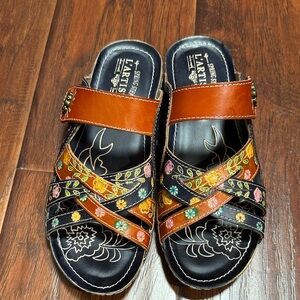 L'Artiste Spring Step Navy blue and Brown floral Sandals